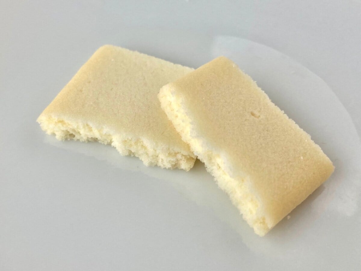 12枚も入っていて嬉しい！！クオリティ高い！！【ファミマ】軽い食感が美味しいラングドシャ