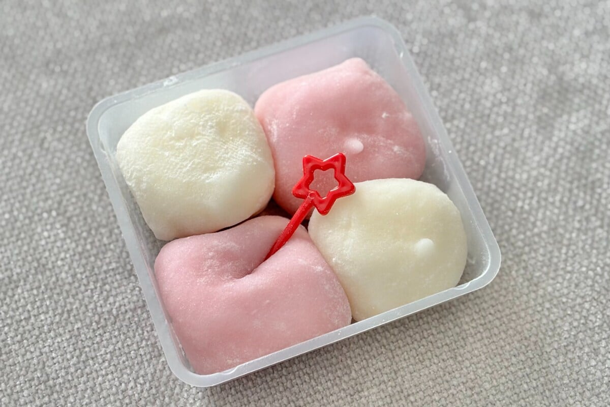 どっちの味が好み？【セブン】に見た目もおめでたい和菓子が登場中です