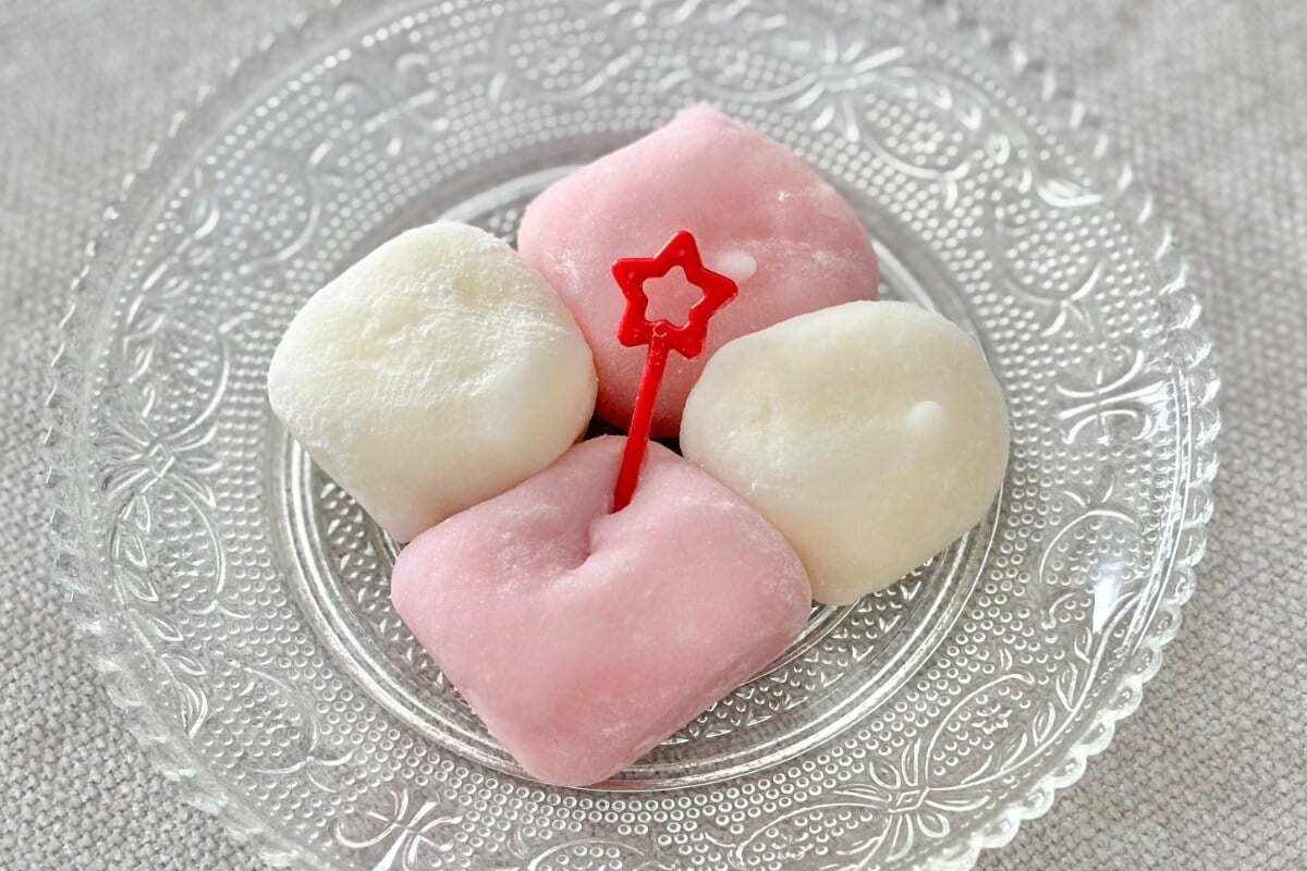 どっちの味が好み？【セブン】に見た目もおめでたい和菓子が登場中です