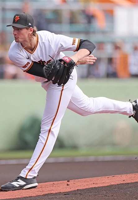 ウィットリー［巨人］28歳／アメリカ／前所属：レイズ／右投右打／【年俸】2億円／16年MLBドラフトで1巡目指名された逸材も、「ピッチングに怖さがなく、細かな制球力もない。曲がり落ちる球さえ見極められれば攻略できる」【評価：C】