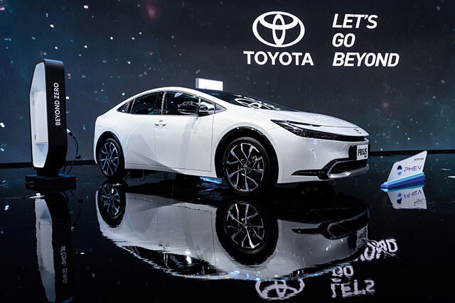 トヨタ「プリウスPHEV」　今年7月、インドネシアの自動車ショーに出展されたプリウスPHEV。価格は390万～460万円。日本を代表するPHEVだ