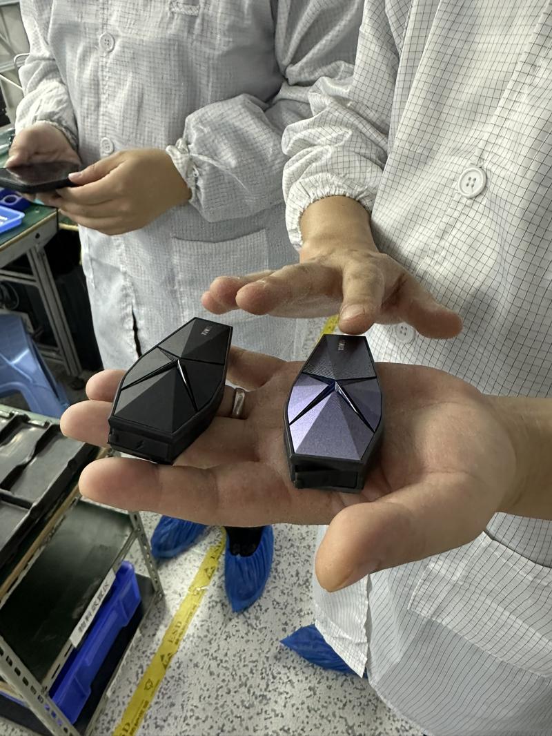 次世代バイク用スマートインカムASMAX(アズマックス)、日本市場へ本格参入。カスタムジャパンが日本総代理店として独占販売開始!