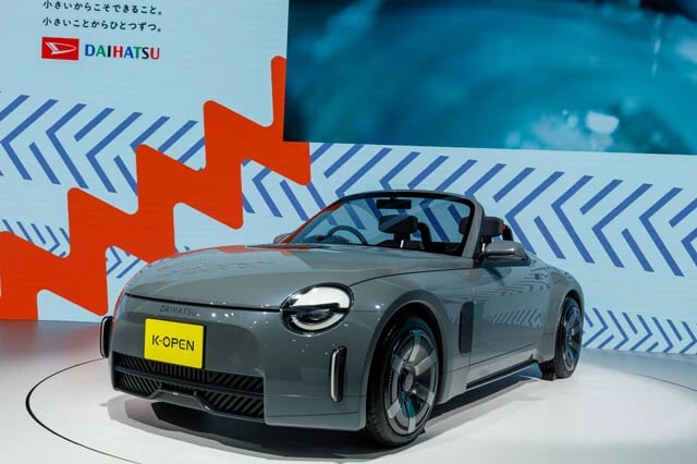 ダイハツ K－OPEN　ジャパンモビリティショー2025で話題沸騰！ ダイハツ「K-OPEN」、この完成度は......次期コペン確定か!?