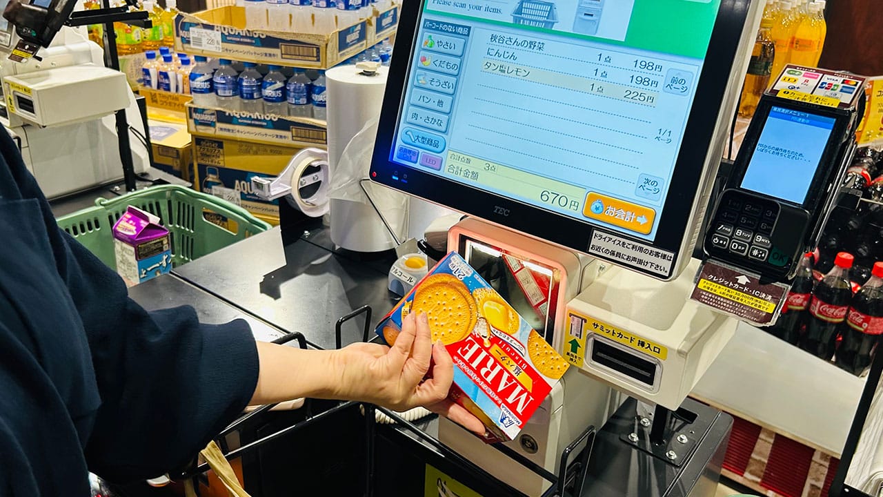 子連れセルフレジで親の6割がストレス　操作希望の子ども8割、専用レーンなど求める声もの画像1