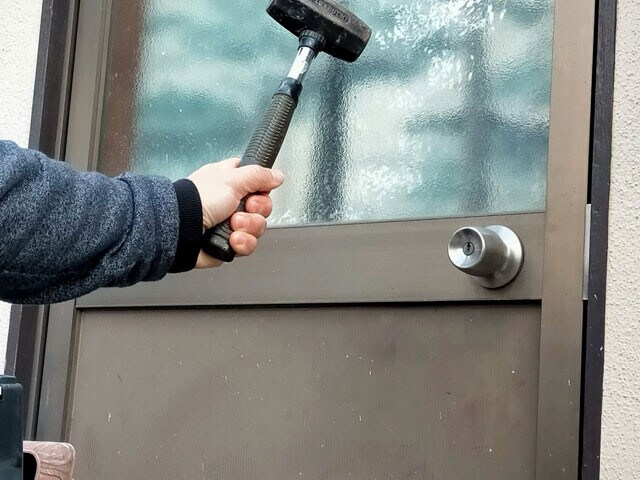 タンス預金の増加は、近年増加している押し込み強盗の温床となる危険性も指摘されている