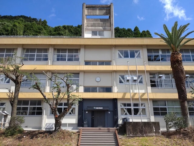 玄海町データセンター（佐賀県）　地方に住みながらIT企業への就職を希望している層への受け皿にもなっているという