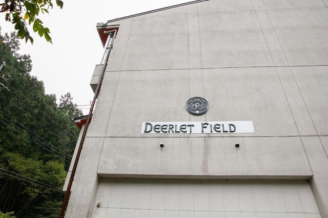 ディアレットフィールド醸造所（埼玉県）　ディアレットは小鹿、フィールドは野。組み合わせて「小鹿野」。ロゴデザインの基は旧町立倉尾中学校の校章