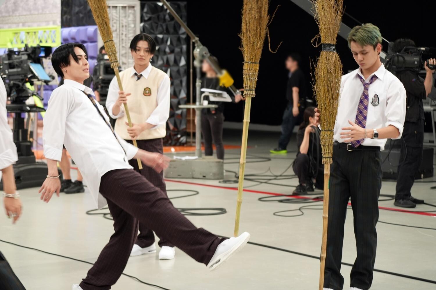 【収録潜入】まさかの事態が御曹司を襲う！？NEO EXILE 4組が“学校あるある”対決