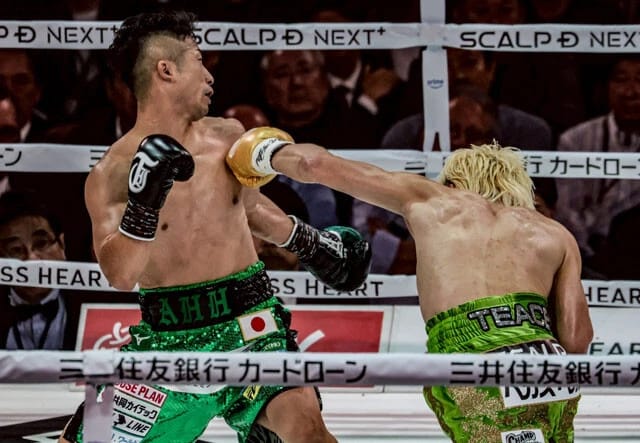 1R、天心の伸びのあるストレートを被弾しのけぞる拓真