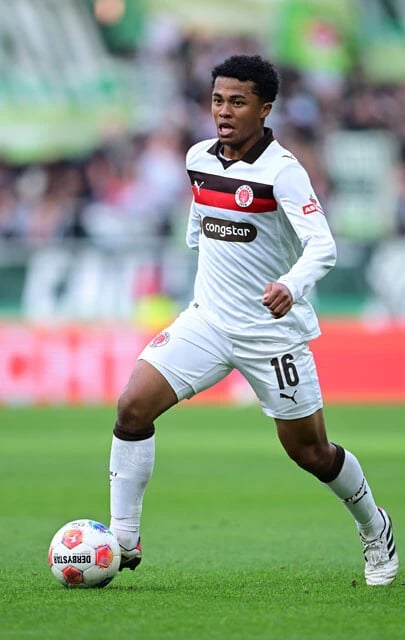 チームで絶対的な存在の藤田。「チームへの貢献度ではドイツの今季新加入選手の中でもトップ3に入ります」(ミムラ氏)