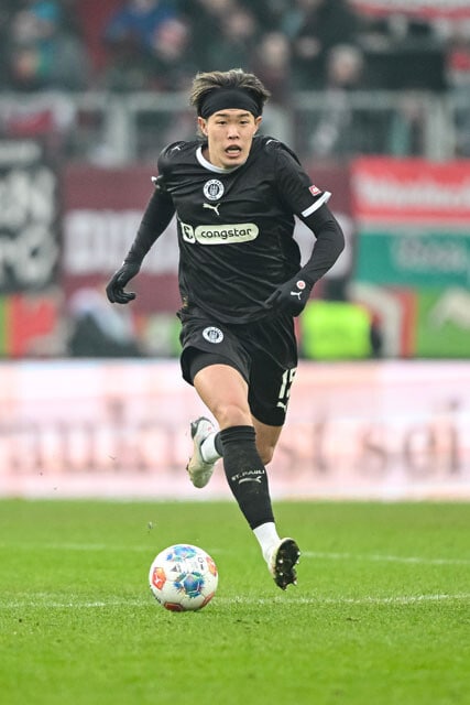 身長190㎝で空中戦に強い安藤。「試合終了間際で守り切りたい場面など、役割を明確にすれば重宝しそうです」(レオザ氏)