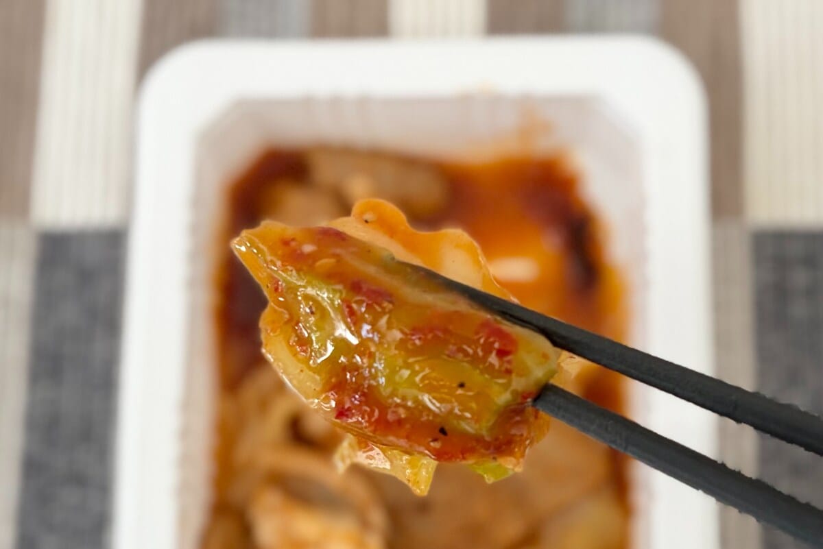 「あと引く旨さ」「お酒にも合います」【セブン】クセになる旨辛グルメ