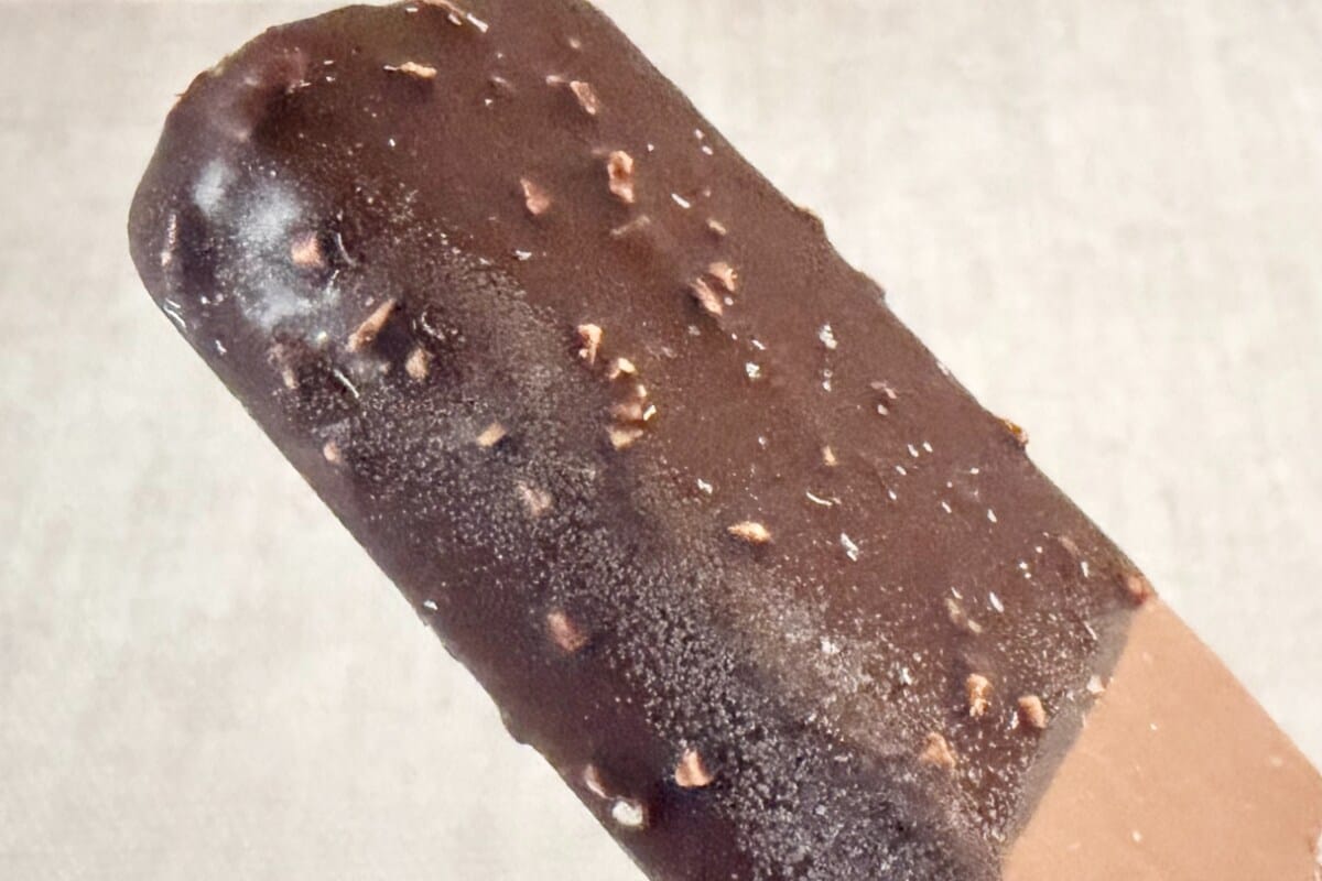 「カカオ感強めで大人な味」「上品」【ファミマ限定】アイスが逸品すぎる