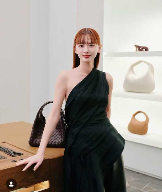 Instagram:鈴木えみ(@emisuzuki_official)より