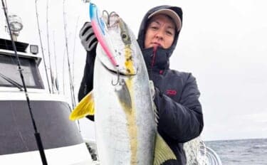 ジギング&キャスティングでヒラマサ3匹好捕!【長崎・一栄丸】今後はサイズアップに期待