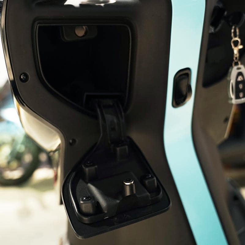 「冒険の鼓動、動き出す。」250ccクラス最強の電動スクーター『VMOTO