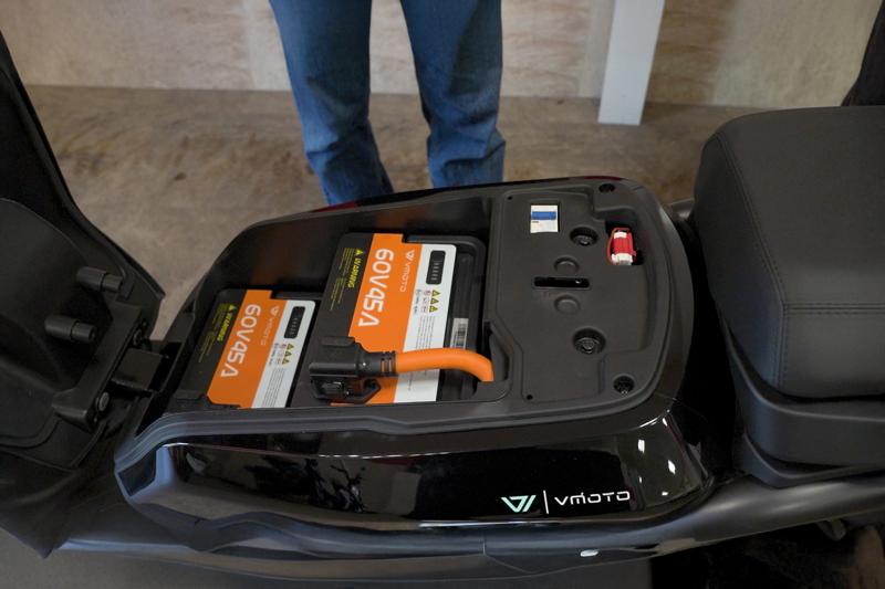 「冒険の鼓動、動き出す。」250ccクラス最強の電動スクーター『VMOTO