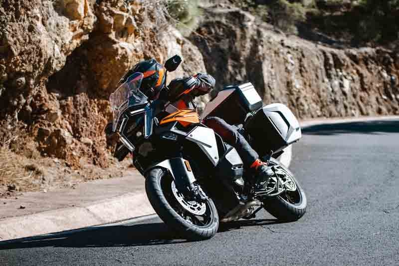 【KTM】新型「1390 SUPER ADVENTURE S EVO」を4月発売！ ストップ＆ゴー機能搭載 記事2