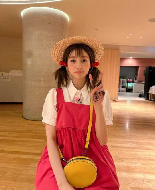 Instagram:堀田茜（＠akanehotta）より