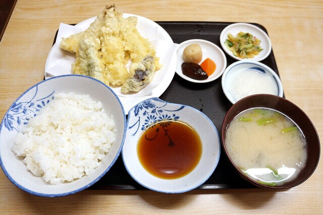 「いわし天定食」（750円）