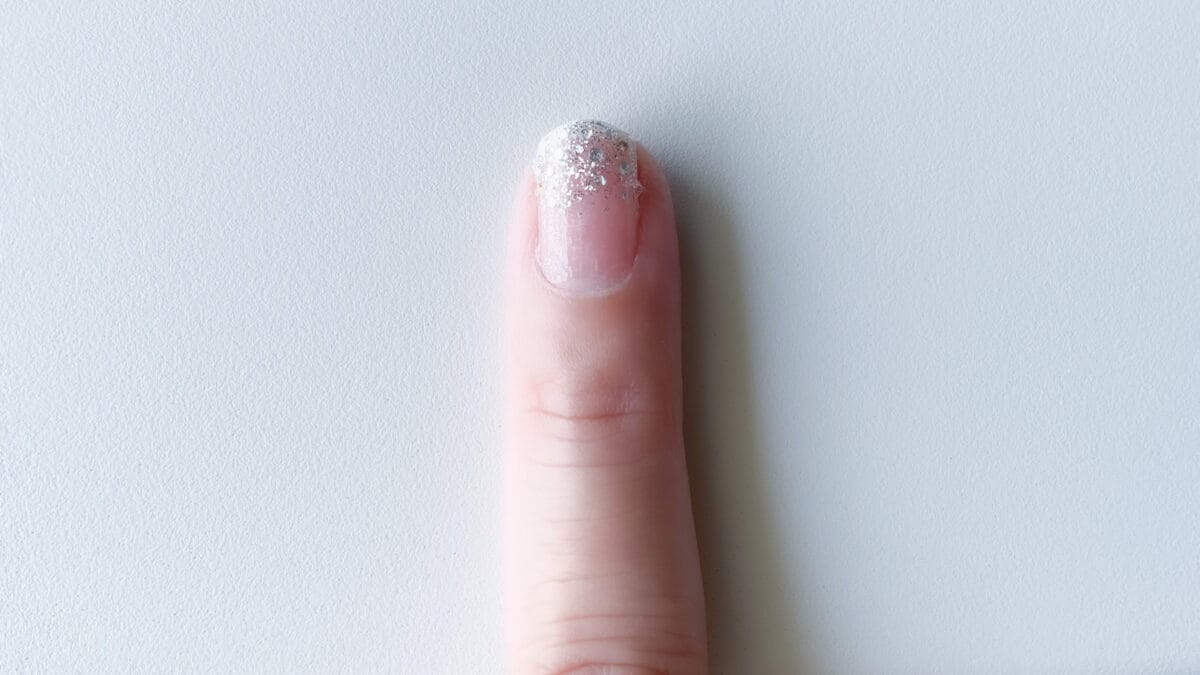セリアのネイルシールのやり方は？新作やパーツも紹介【2025】