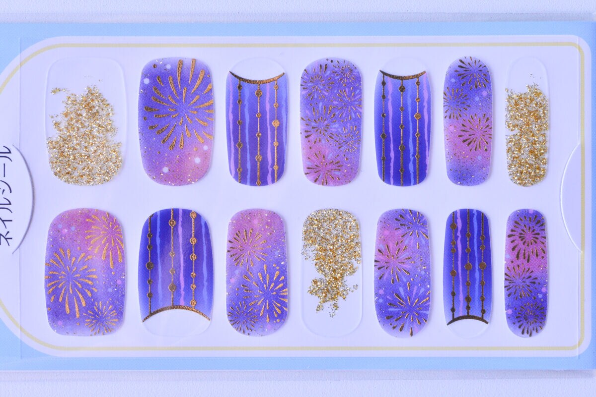 セリアのネイルシールのやり方は？新作やパーツも紹介【2025】