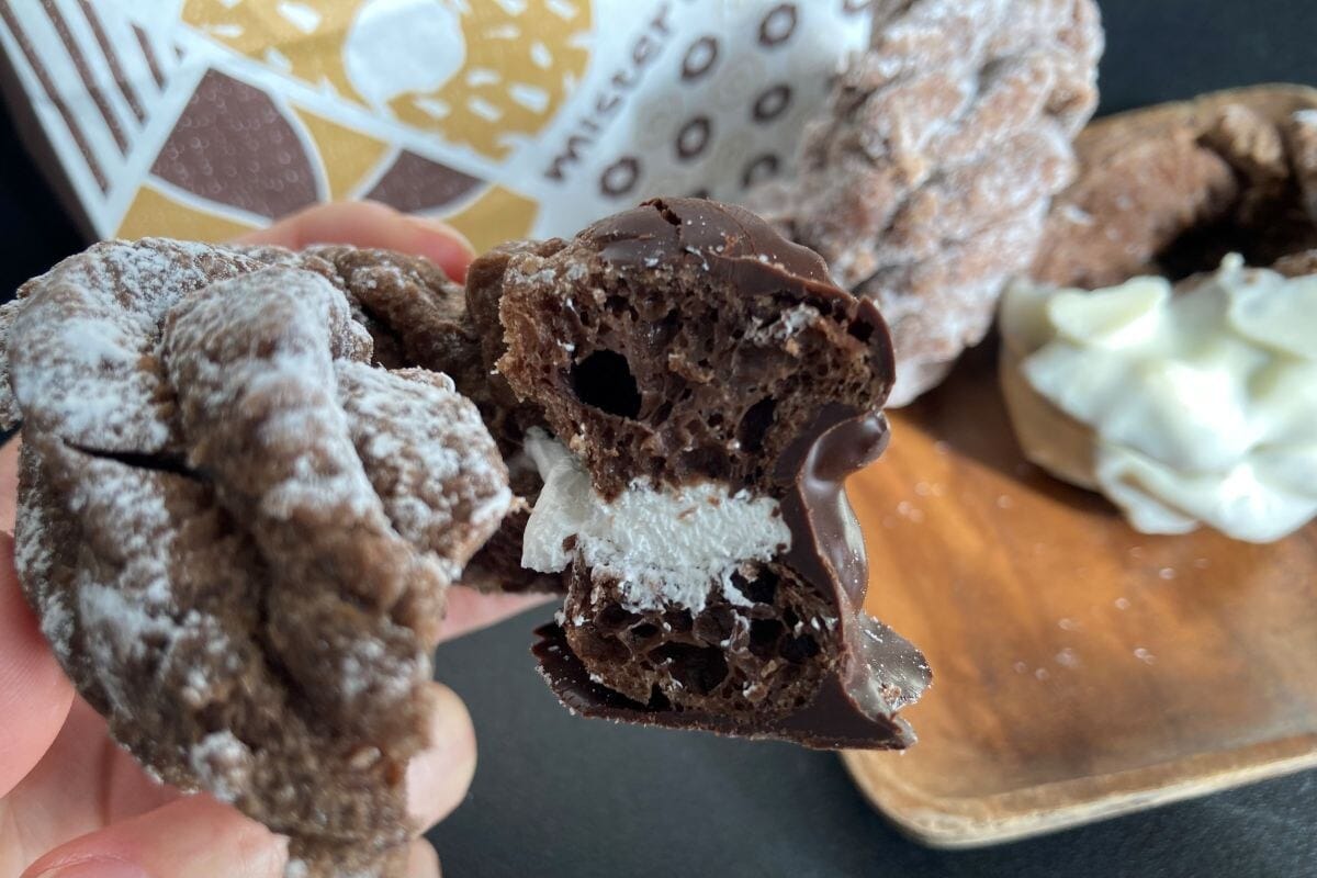 「食べて泣いてる」「ミスド様のお通りだぁ」「俺たちの青春が帰ってくる」12年ぶりの復活にファンが歓喜＆涙！【ミスド】