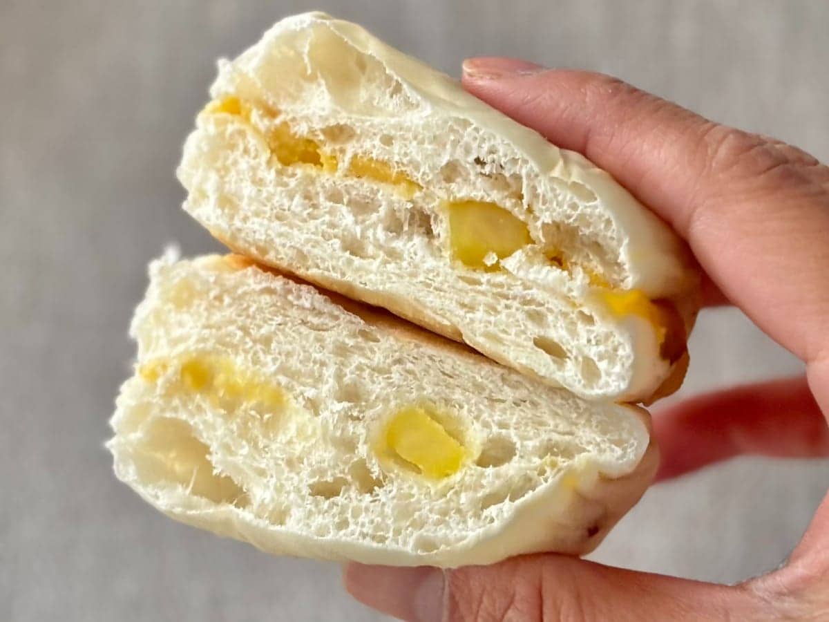 秋ならではのホクホク感!【ローソン】1個53.5円のパンはほっこり系