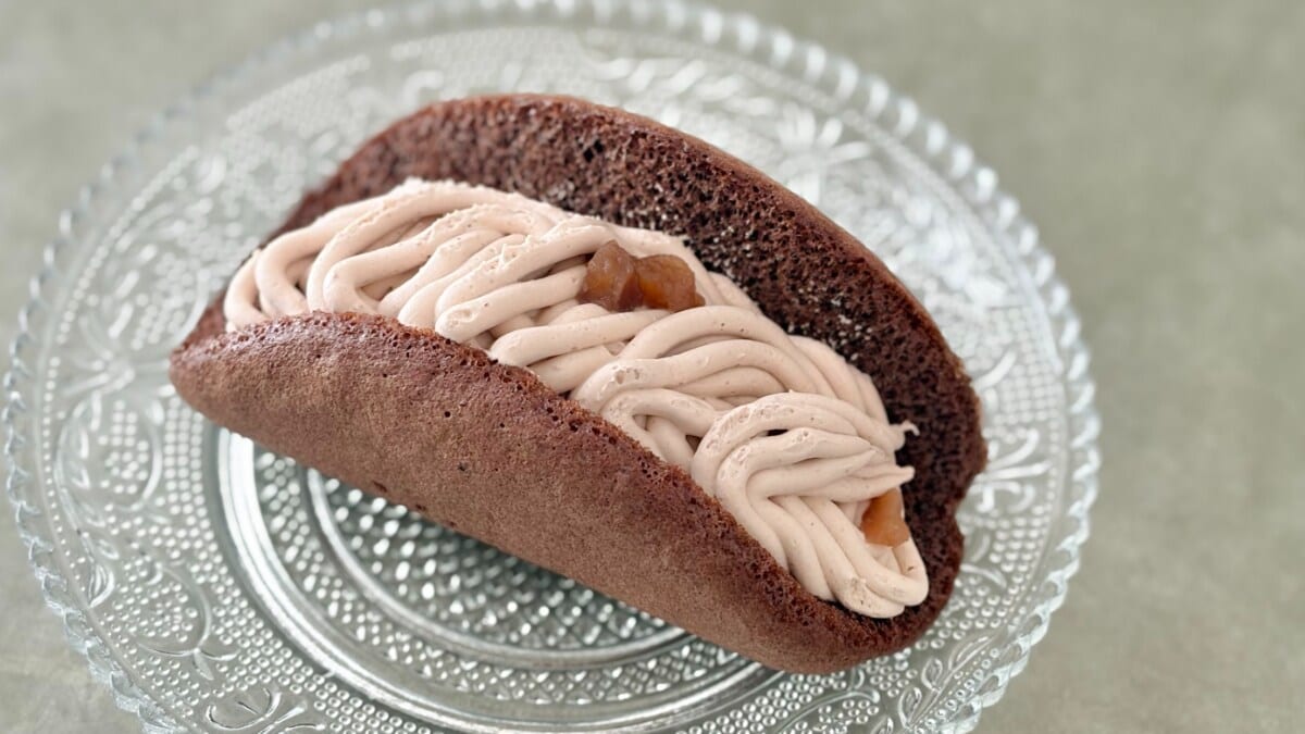 栗の甘みとココアが混ざり合う！【ファミマ】の新作は高級感があって美味