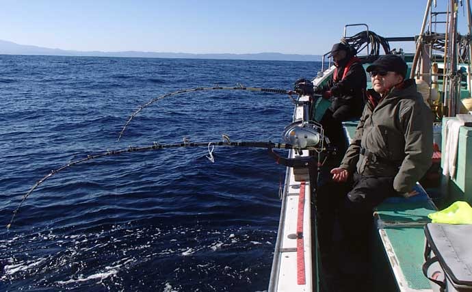 「水深900mの超深海戦！」相模湾ベニアコウ釣りで本命＆60kg級アブラボウズを好捕！【神奈川】