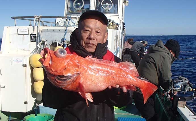 「水深900mの超深海戦！」相模湾ベニアコウ釣りで本命＆60kg級アブラボウズを好捕！【神奈川】