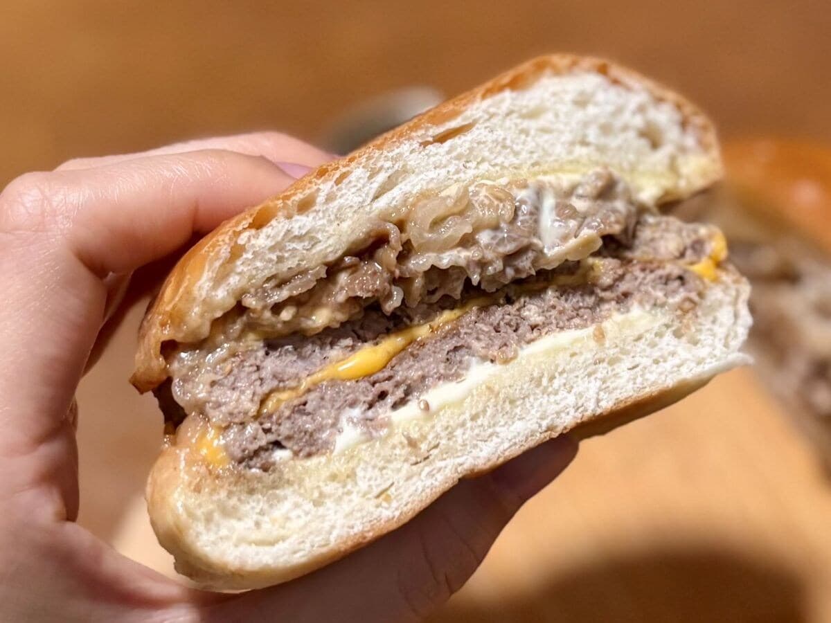 肉×肉の圧倒感よ【ゼッテリア】年末年始の限定バーガーがやべぇ奴だった