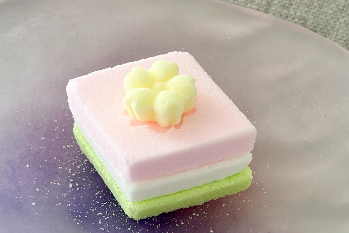 飾っておくのにもぴったり！【ひな祭り】定番のあの形のお菓子を実食