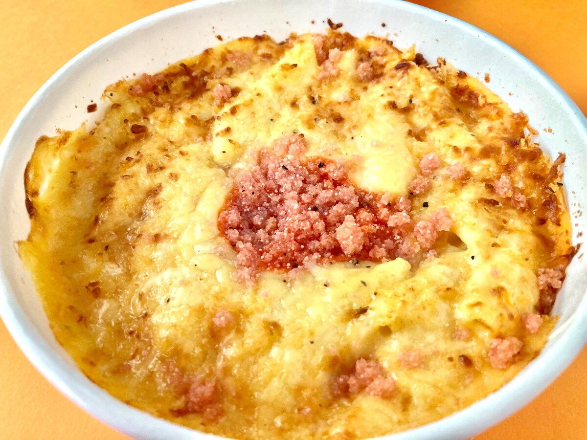 明太やカルボ感は微妙！？普通に美味しい！？【ファミマ】魅力的な組み合わせのグラタン