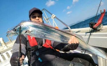 【沖釣り釣果速報】ドラゴン級降臨！大分沖のテンヤタチウオ便で指幅7本クラスを手中（大分・熊本）