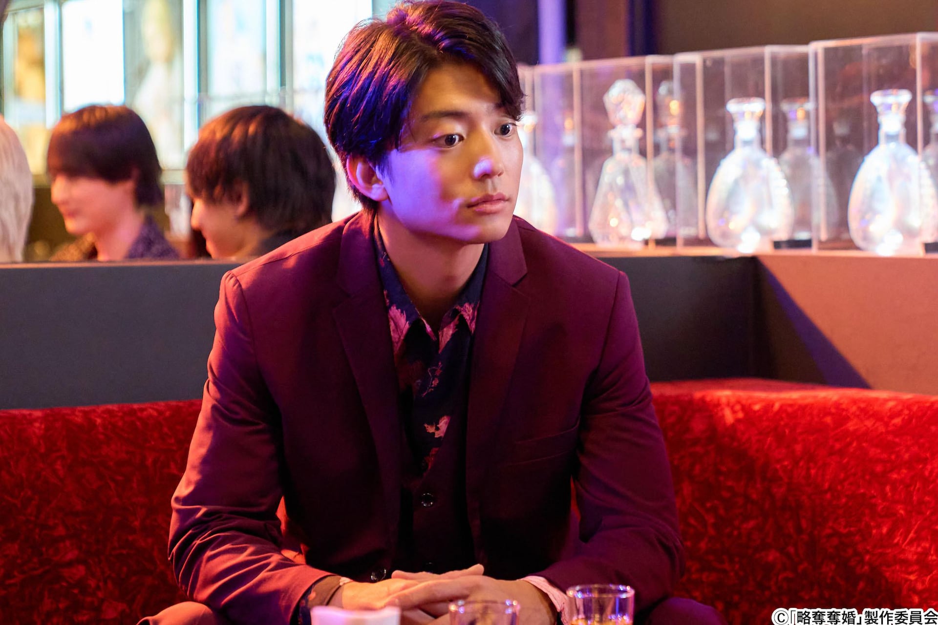 長年付き合った恋人と結婚!幸せな妻の前に夫の子を身ごもった不倫相手が現れ…