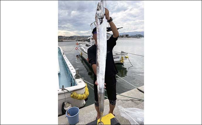 【沖釣り釣果速報】重量6.5kg!大分沖のタチウオ便で指10本超えの特大ドラゴン級出現(大分・熊本)