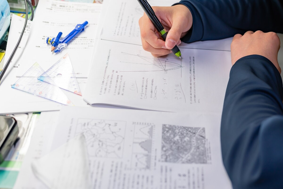 息子への信頼が揺らぐほどの衝撃！世帯年収950万・46歳主婦の息子がスマホの使用時間を守る一方でしていた、思わぬ行動とは？