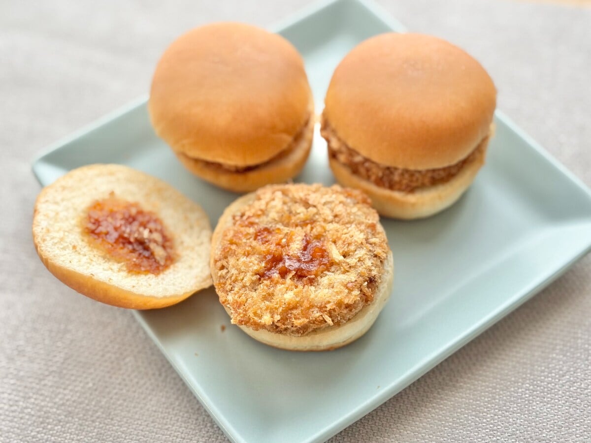 かわいいだけじゃない！【ファミマ】の70円バーガーがシンプルにウマい