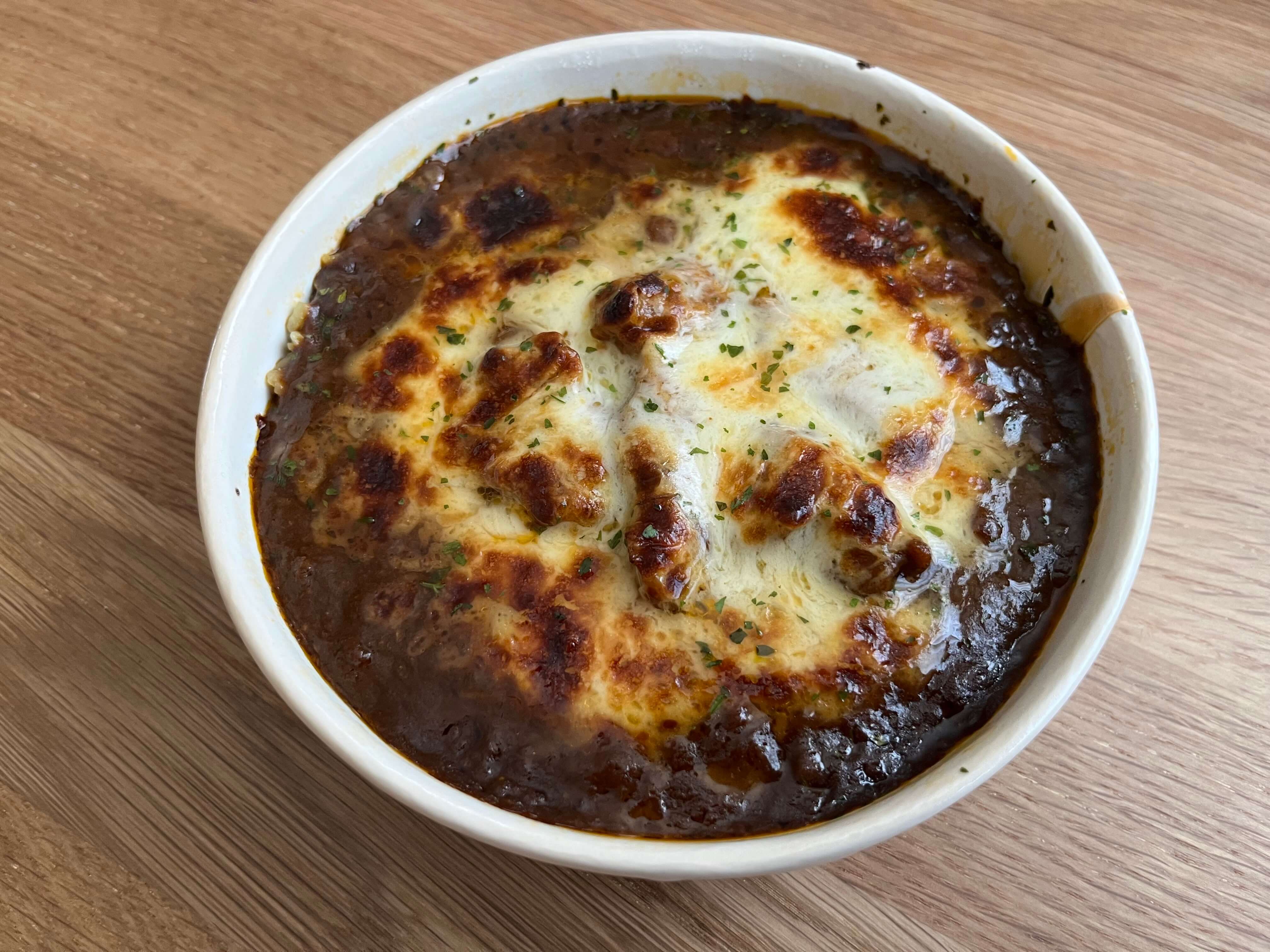 「スパイシーでうまい！」【セブン】カレー好きにおすすめしたい有名店監修のドリアが登場