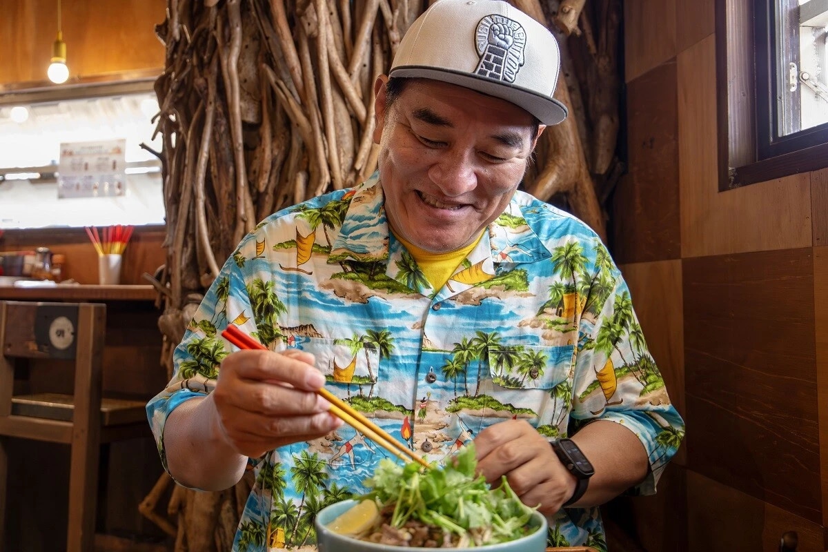 今回は沖縄でパクチーまみれの牛もやしそばをいただきます！