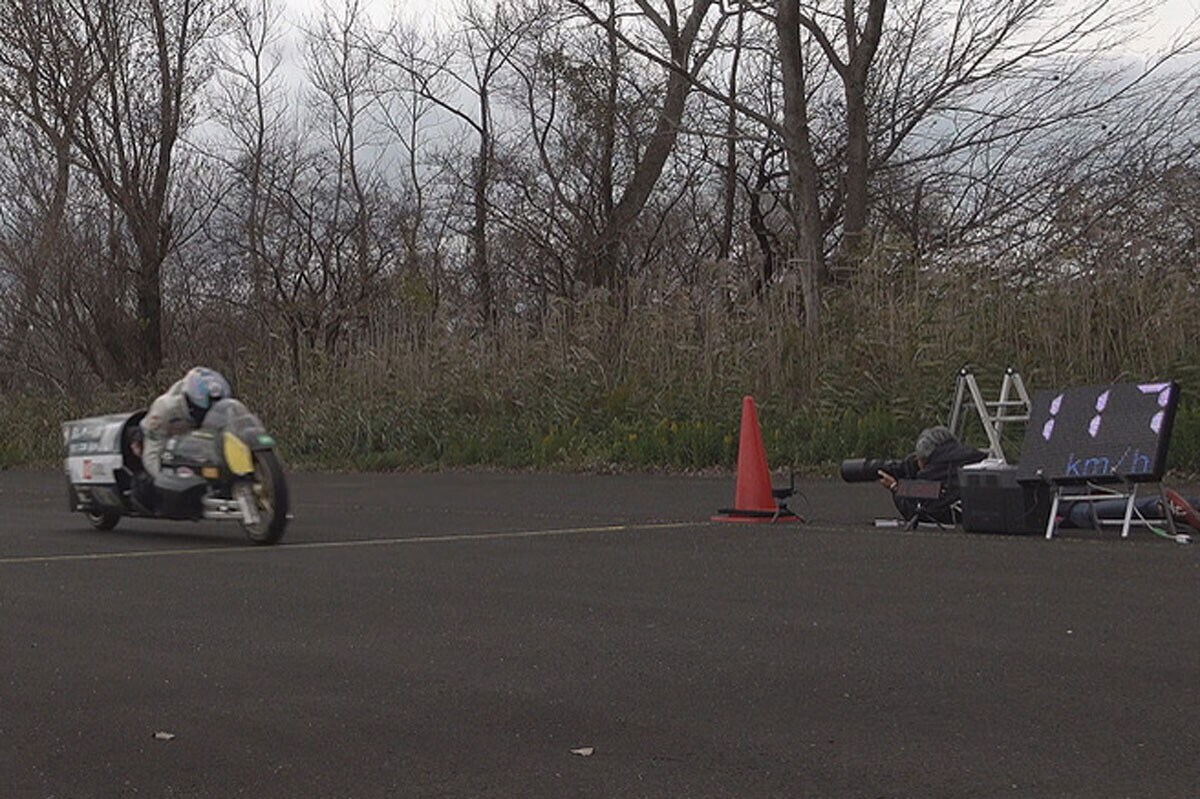 世界最速記録を15km/h以上超える平均速度117.05 km /hを記録した原付き「NSX-52」