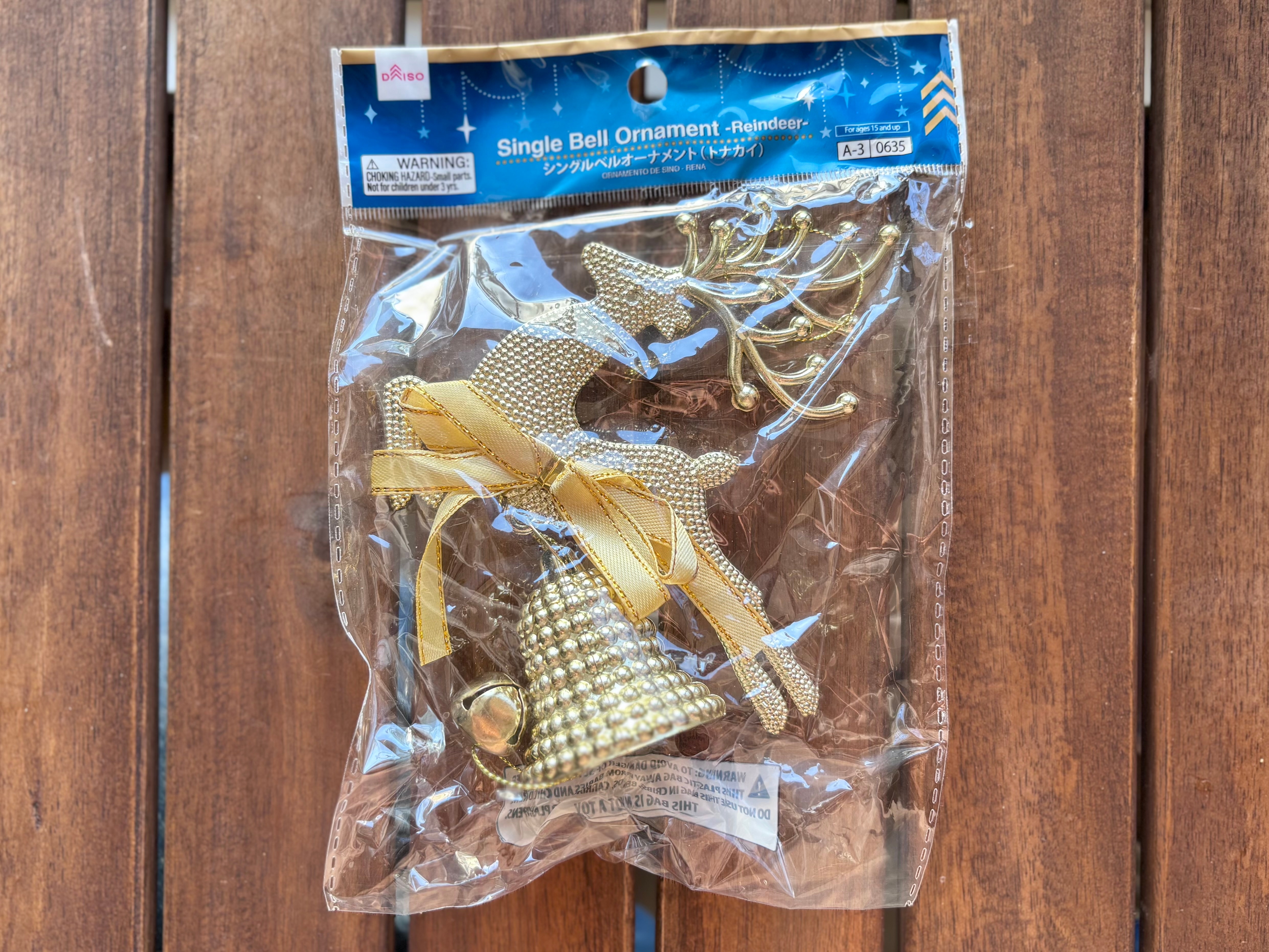 【2025】100均のクリスマスグッズが可愛すぎて大優勝♡手作りリースの作り方も紹介