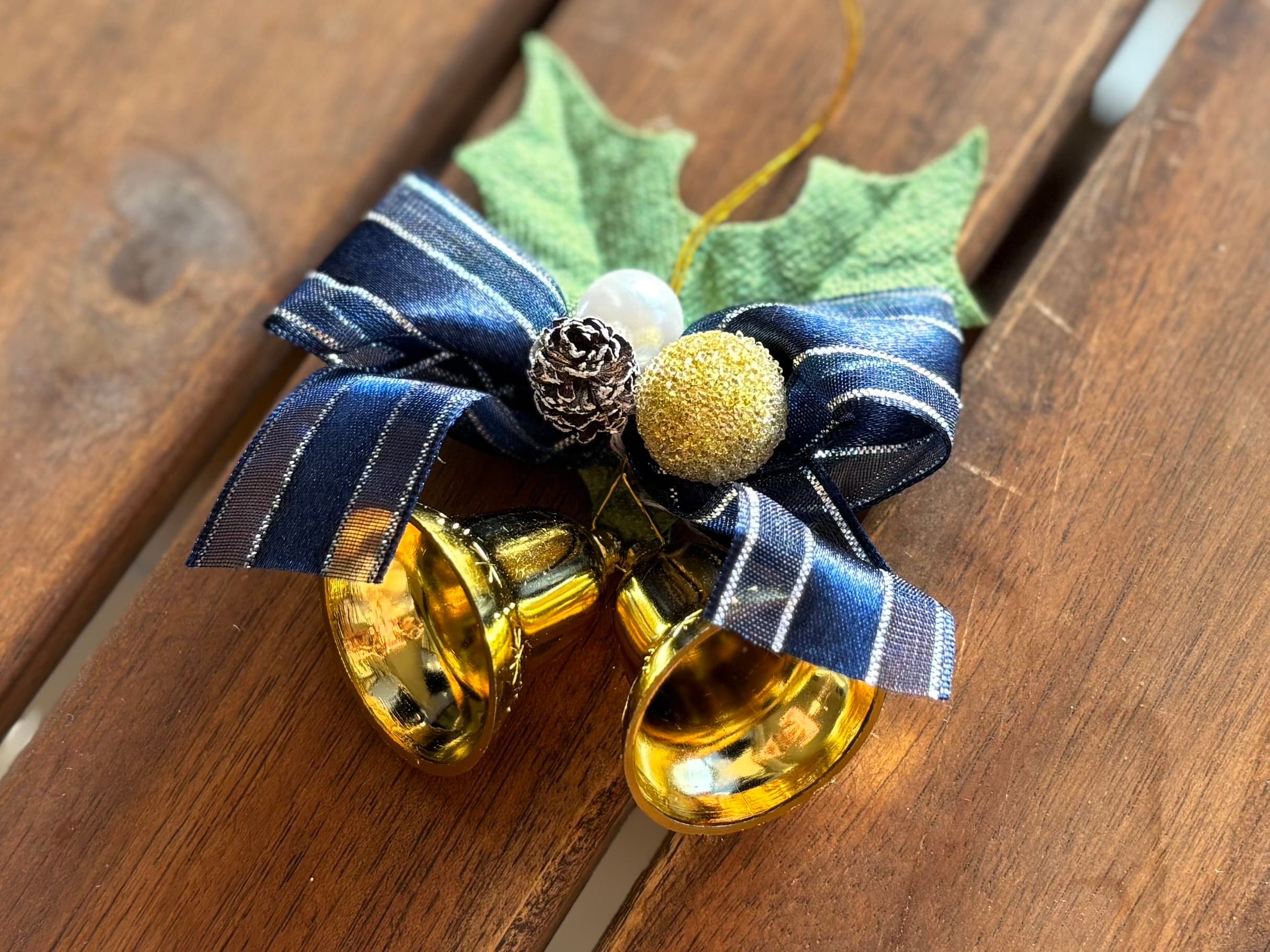 【2025】100均のクリスマスグッズが可愛すぎて大優勝♡手作りリースの作り方も紹介