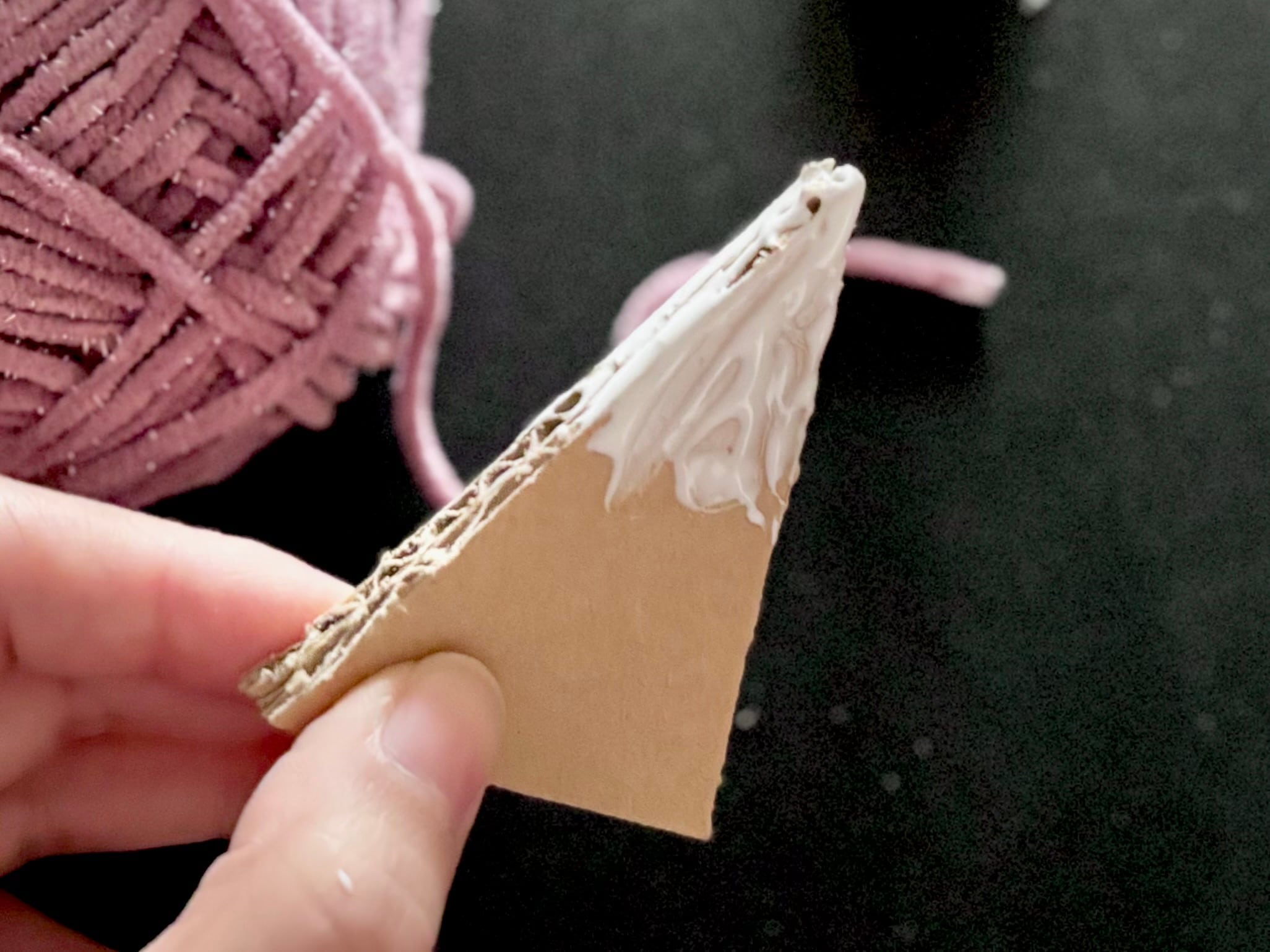 【2025】100均のクリスマスグッズが可愛すぎて大優勝♡手作りリースの作り方も紹介