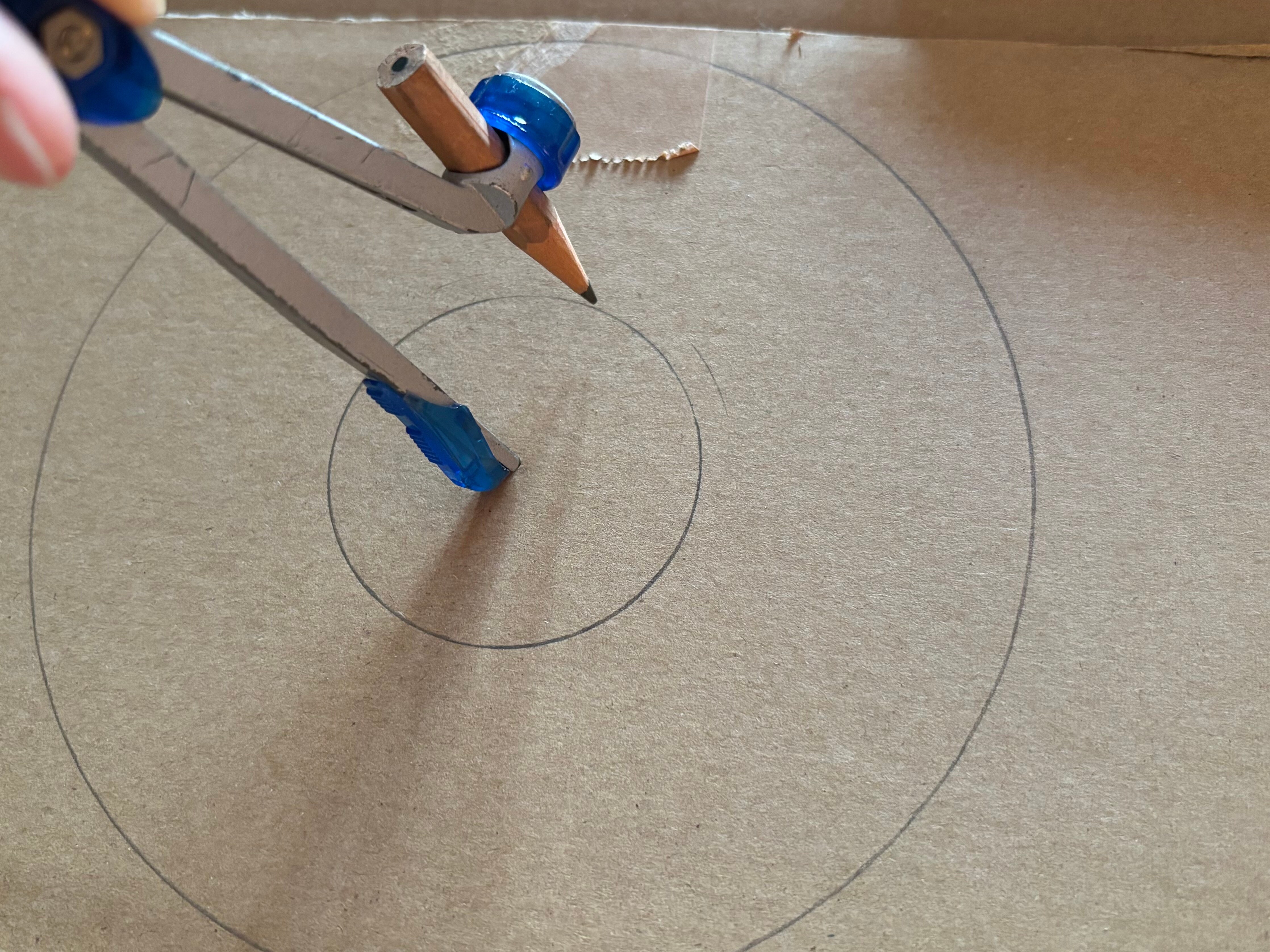 【2025】100均のクリスマスグッズが可愛すぎて大優勝♡手作りリースの作り方も紹介