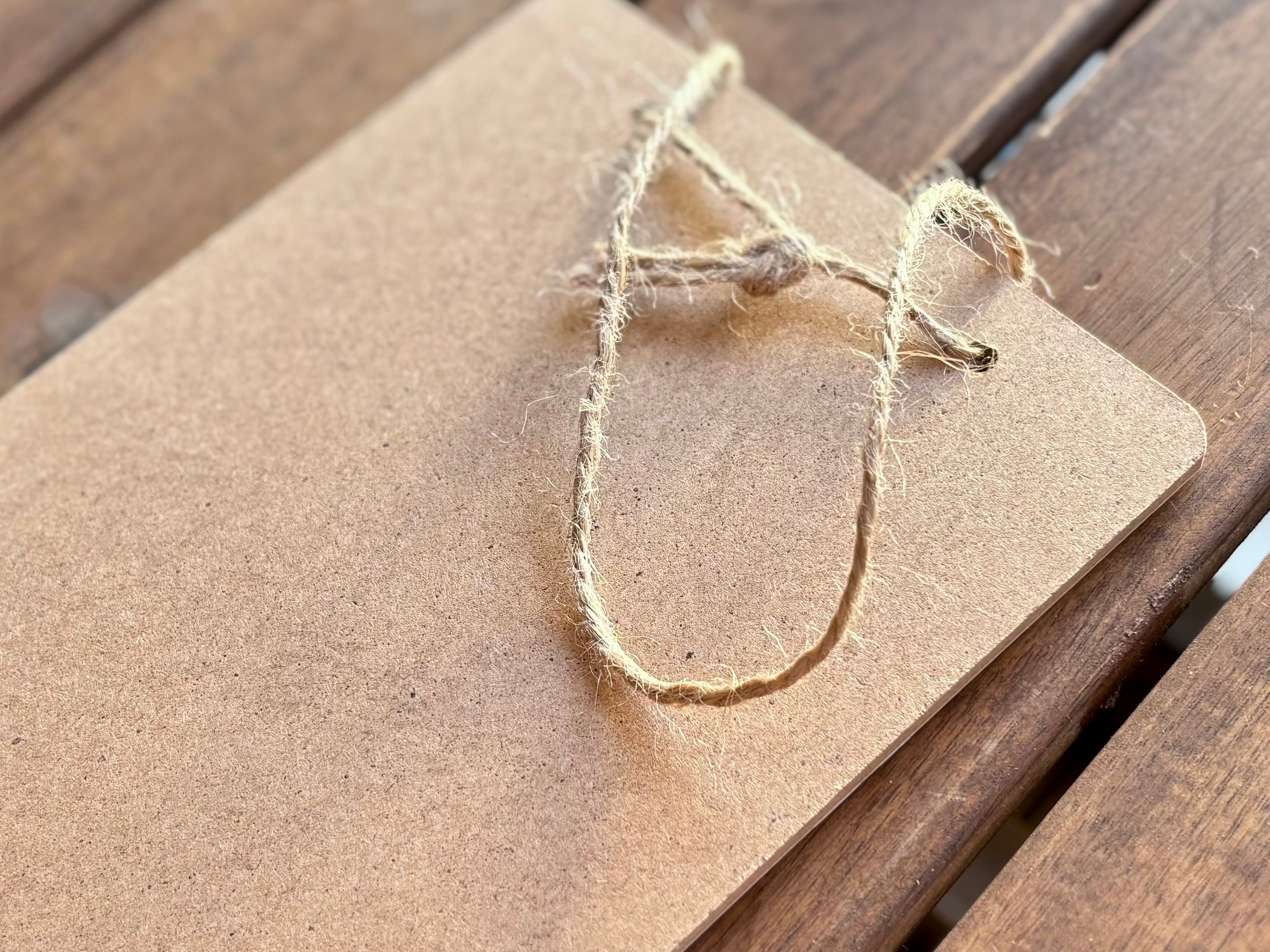 【2025】100均のクリスマスグッズが可愛すぎて大優勝♡手作りリースの作り方も紹介