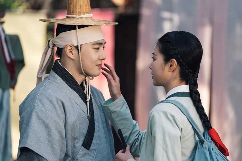 sub8(スホ)(ホン・イェジ)★0504_pretend-to-be-an-ordinary-person_1 WEB.jpg