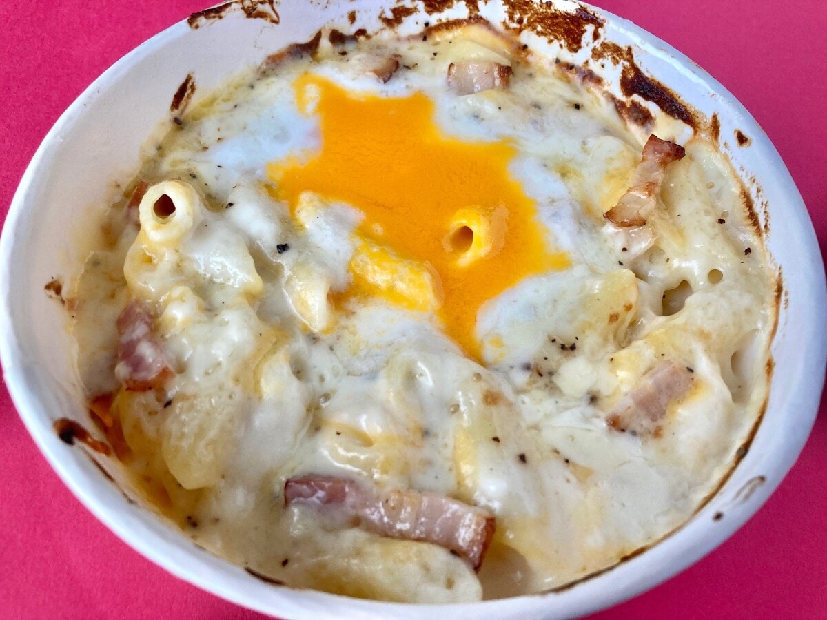 背徳感MAX！チーズの量！【ファミマ】カルボナーラ風グラタンがたまらん！