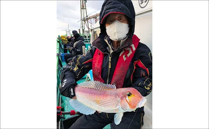 【沖釣り釣果速報】根魚釣りでボッコ2.5kg好捕！チカメキントキ・レンコダイ交じりクーラー満タン（福岡）